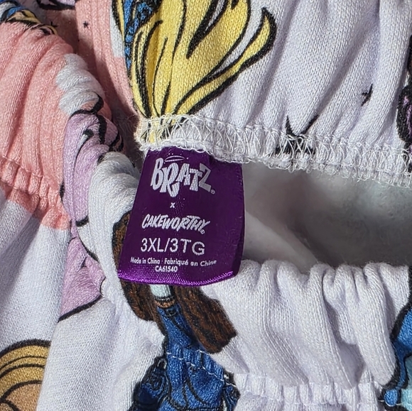 Cakeworthy x Bratz Print White Mini Sweat Skirt Size 3XL - Picture 5 of 9